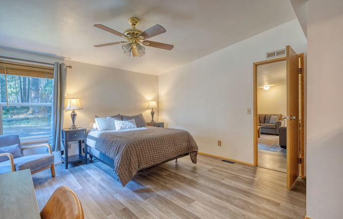 White Salmon River House