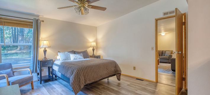 White Salmon River House Hotels in Klickitat County