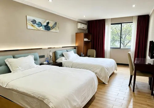 Liwan Hotel (Qingyuan Xincheng Yueyun Bus Station Branch)