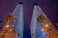 Sea View Apartment, 1st Line - Apartments