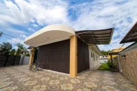 Loh Residence@Pinjistation (8pax 4br)