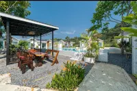 Tropical Oasis Aoyon Beach House - مسبح خاص