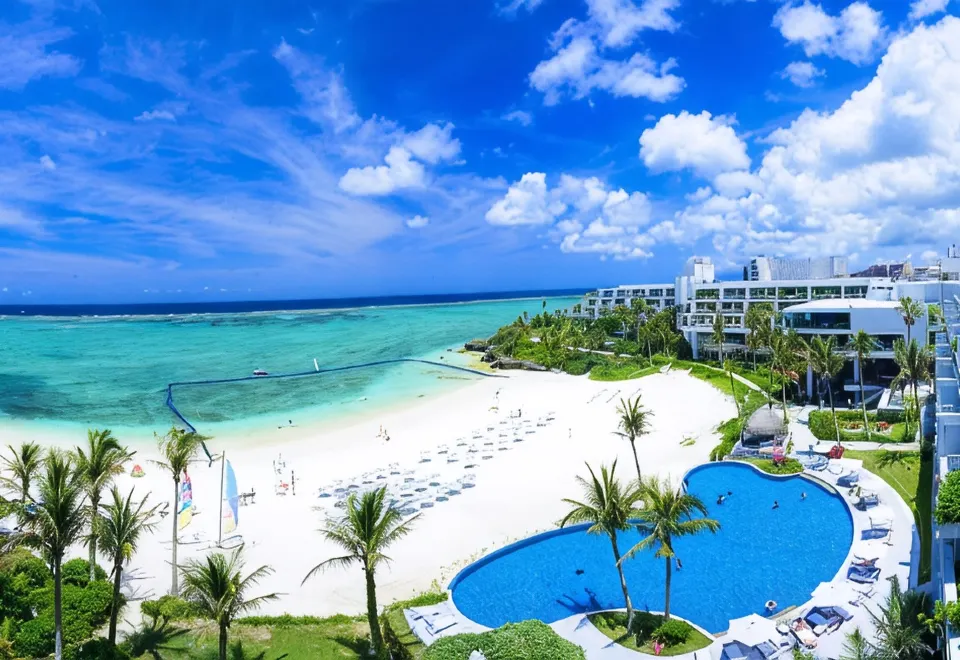 The Moon Beach Museum Resort, Onna - 2026 Prices & Reviews | Trip.com