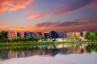 East Lake Hotel - Romantic