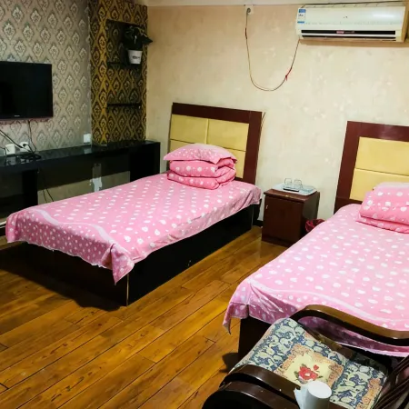 Xinhualong Business Hotel
