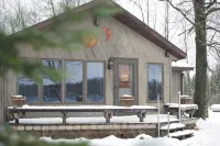 Quiet waterfront cabin near Tomahawk & Minocqua, Pet friendly - Hytter