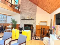 Ultimate Family Workation: 4Sleep Area w/ Game Room, High-Speed WiFi & Fire Pit