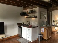 Cozy studio with AC and WiFi in Historic Geneva, NY.