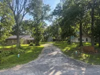 Fisherman’s Paradise at The Lake. Charming 2 bedroom house by the lake in Warsaw Hotels in Benton County