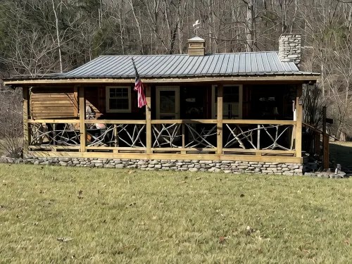 The Cedar Cabin at Center Hill Lake