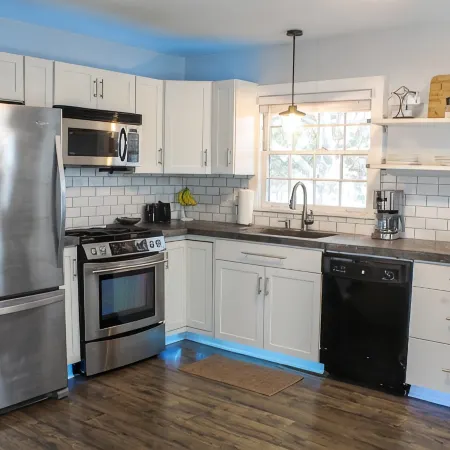 Wonderful 3Bdr Guest Suite Sits Between Downtown and the Beach
