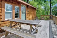 Close to Town - Deck & Fire Pit - Pet Friendly - ชาเลต์