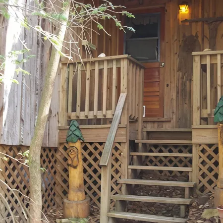 Sanitized! Creekside Cottage sits over Creek  Woods, Looking into Park!  Pets OK
