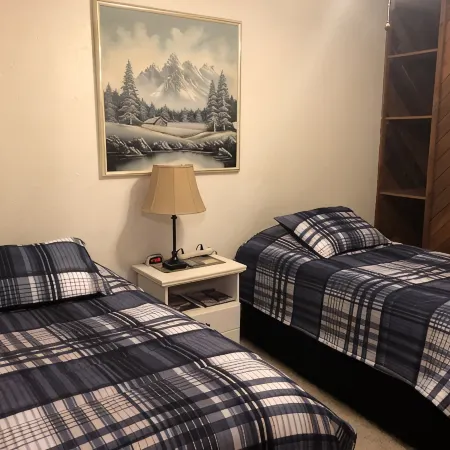 Ketchikan Northern Retreat - 3 Bedroom Apartment on Large Private Lot