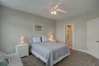 Ocean View, steps from sand, enjoy it all in your spacious 3-bedroom retreat - Parvekkeita