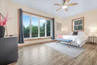 The Blue Llama | Pets OK | Llama Loft | Fire Pit | Fenced Yard | Off Nelson 151