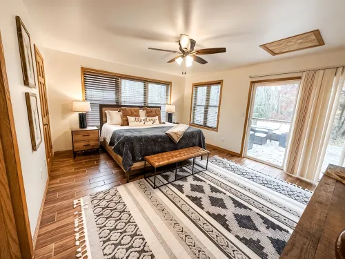 Cedar River Home-Pet Friendly! - 3-Star