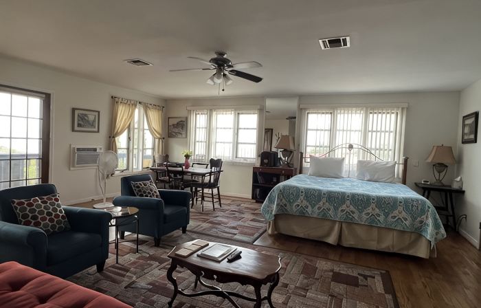 Studio Apartment with views of Sedona, Verde Valley, and San Francisco Peaks