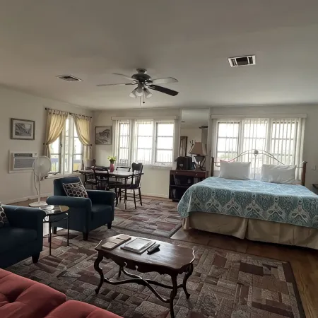 Studio Apartment with views of Sedona, Verde Valley, and San Francisco Peaks