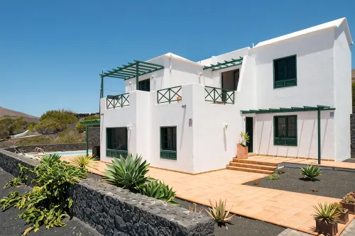 Luxury villa, swimming pool, sea views, A/C, BBQ, WIFI,