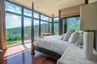 Redstone Mansion - Luxury Mountaintop Views of Pisgah National Forest - 5-Star