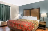 Econo Lodge Traverse City South - parking