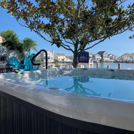 Shorely Waterfront• XL Open 2nd FL 2/3Br 2.5BTH • Jacuzzi Dock Kayak Arcade Bike