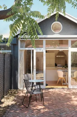 Inner-city Cottage - Designer Furnishings - บังกะโล