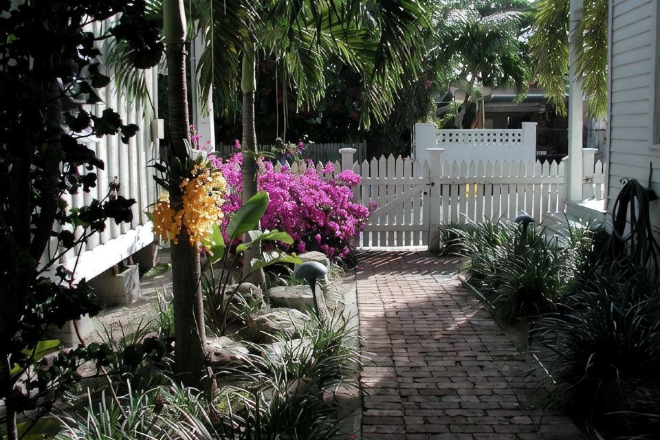 Photo 3 of 6