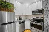 3 BED 2 BATH Pre-War Apartment in Williamsburg, Brooklyn Townhouse - Bungalows