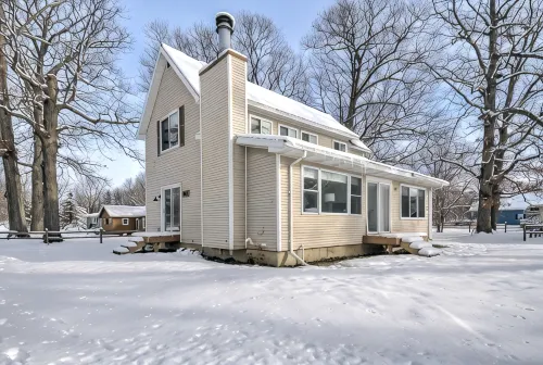 This newly renovated house has 4 bedrooms & 2 bathrooms in Clarklake Michigan.