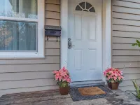 NEW! 3 BED 2 BATH Utopian Ukiah Hotels in Ukiah