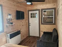 New 1 Bedroom Container Cabin with Direct Trail Access (Cabin 3) Hotels in Errol