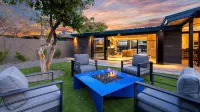 Modern Scottsdale Villa Walk to Old Town , 4Br Pool & Spa - Villas