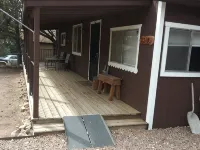 The cozy cabin, a quiet place to relax and have a pleasant time. Hotele w: Heber