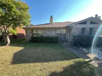 Charming 2-bedroom 2 bath duplex in the heart of Tyler! - บังกะโล