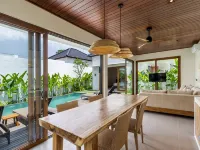 J4 Villas Sanur Hotels near شاطئ بينجيمباك
