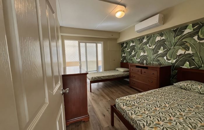 Waikiki Beachside Hostel