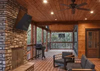 Luxury Cabin adjoining Robber's Cave State Park