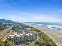 Prime Beach Front Ocean Views - 30 Second Walk to Beach! - 4-Star