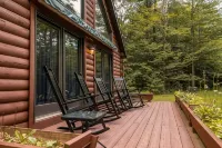 Cozy Secluded 3 BR  Log Cabin with Hot Tub and Wood Burning Fireplace! - Hytter