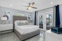 Sea Breeze Paradise - Walk to Vanderbilt Beach and Mercato, Heated Pool Home - 3 estrellas