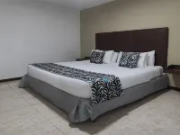 Miramar Suites - bar