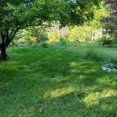 Waterfront 5 bedroom unit in house on Hotel Lake, Garden Bay B.C. Hotel Exterior