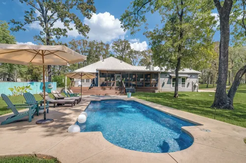 Refined Lake Retreat on Lake Fork in Emory, TX, fishing, kayaking, antiquing - Homestays
