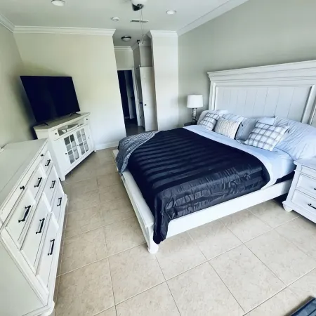Smith Lake Stay with Water Views, Pool and Spa Bath 3Bd 2Bath