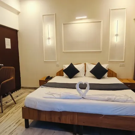 Hotel Laxmi Palace Near Isbt Dehradun