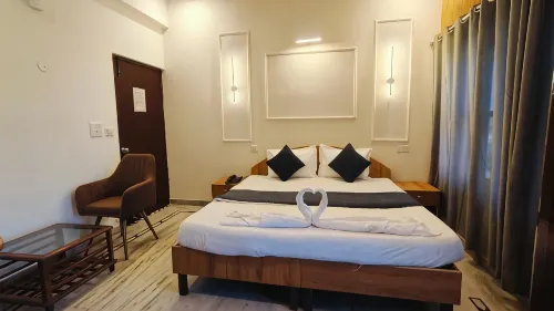 Hotel Laxmi Palace Near Isbt Dehradun