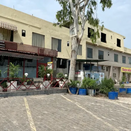 Aanandam Hotel