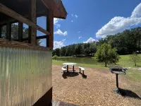 Charming tiny house with AC in delightful Sardis Lake. - Chalets
